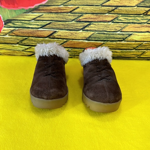 Emergency Exit clogs mules - Picture 2 of 8